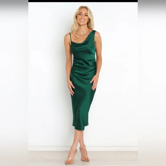 Petal & Pup Dresses | Nwt Petal and Pup Lyam Dress in Emerald Green | Color: Green | Size: 2 | Kerry_Kloset's Closet Petal & Pup Dresses | Nwt Petal and Pup Lyam Dress in Emerald Green | Color: Green | Size: 2 | Kerry_Kloset's Closet